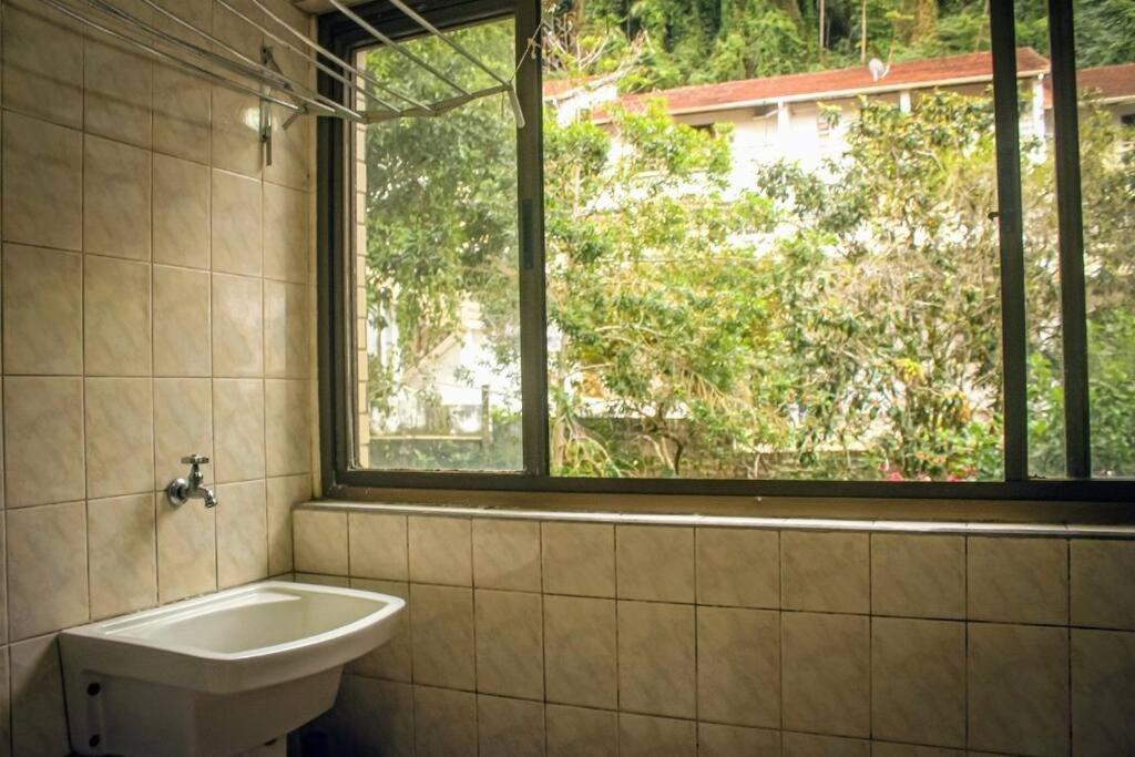 Apartamento Charmoso 2 Dorm Grande *